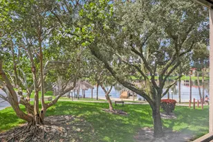 900 Colony Point Cir, Pembroke Pines, FL 33026 - Photo 16