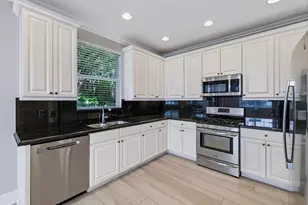 379 Columbus St, Palm Beach Gardens, FL 33410 - Photo 14