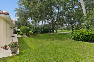 7910 Pine Island Way, West Palm Beach, FL 33411 - Photo 4