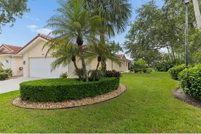 7910 Pine Island Way, West Palm Beach, FL 33411 - Photo 2
