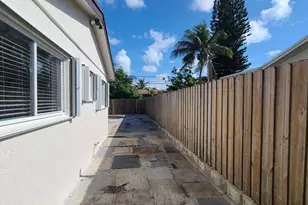 361 NW 42nd St, Deerfield Beach, FL 33064 - Photo 16