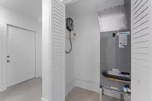 829 Bayberry Dr, West Palm Beach, FL 33403 - Photo 10