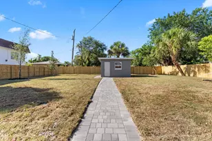 829 Bayberry Dr, West Palm Beach, FL 33403 - Photo 12