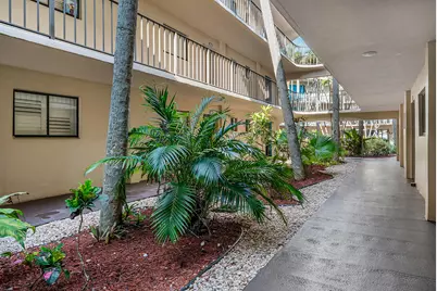 5190 Las Verdes Circle #105, Delray Beach, FL 33484 - Photo 2