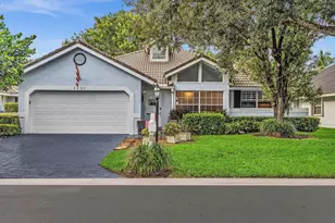 5420 Pine Cir, Coral Springs, FL 33067 - Photo 2