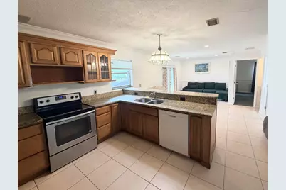 2855 Boston Court, Lake Worth, FL 33462 - Photo 6