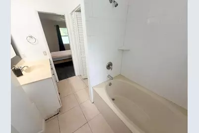 2855 Boston Court, Lake Worth, FL 33462 - Photo 10