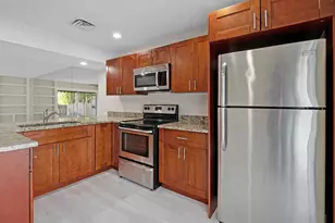 690 SE 23rd Ave, Pompano Beach, FL 33062 - Photo 4