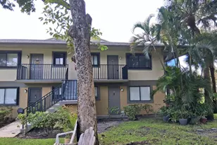 677 Trace Cir, Deerfield Beach, FL 33441 - Photo 2