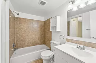 2753 S Oakland Forest Dr, Oakland Park, FL 33309 - Photo 22