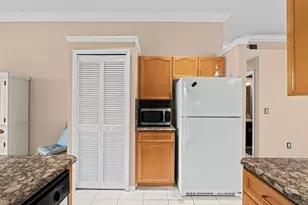656 Lake Wellington Dr, Wellington, FL 33414 - Photo 12