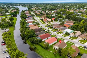 656 Lake Wellington Dr, Wellington, FL 33414 - Photo 32