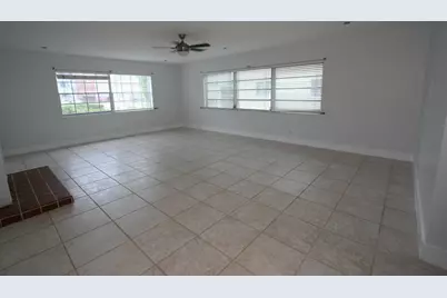1040 Crystal Lake Drive #1, Deerfield Beach, FL 33064 - Photo 4