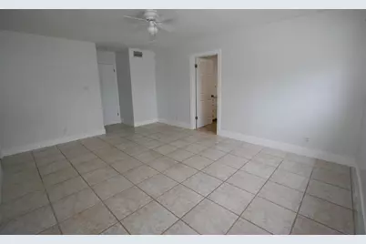 1040 Crystal Lake Drive #1, Deerfield Beach, FL 33064 - Photo 12