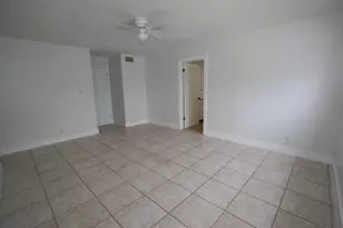 1040 Crystal Lake Dr, Deerfield Beach, FL 33064 - Photo 12