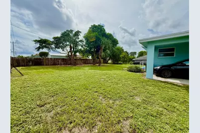 355 NW 8th Avenue, Delray Beach, FL 33444 - Photo 2