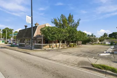 1576 E Oakland Park Boulevard, Oakland Park, FL 33334 - Photo 2
