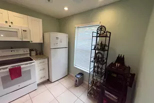 878 Worcester Ln, Lake Worth, FL 33467 - Photo 6