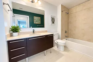 1900 N Bayshore Dr, Miami, FL 33132 - Photo 34