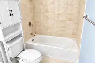 1900 N Bayshore Dr, Miami, FL 33132 - Photo 28