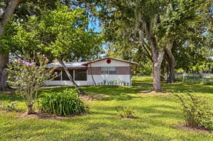 208 NW 13th St, Okeechobee, FL 34972 - Photo 1