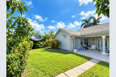 492 NW 162nd Avenue NW, Pembroke Pines, FL 33028 - Photo 2