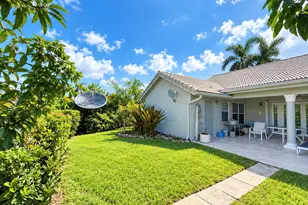 492 NW 162nd Ave NW, Pembroke Pines, FL 33028 - Photo 2