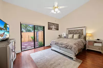 9212 Chelsea Drive N, Plantation, FL 33324 - Photo 10