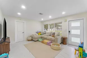 2350 Niki Jo Ln, Palm Beach Gardens, FL 33410 - Photo 8