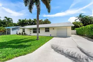 2350 Niki Jo Ln, Palm Beach Gardens, FL 33410 - Photo 2