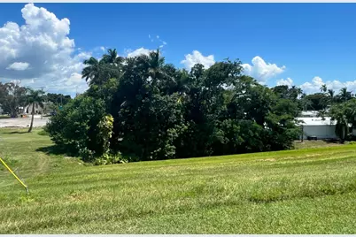 197 W Main Street, Pahokee, FL 33476 - Photo 2