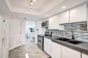 1900 Consulate Pl, West Palm Beach, FL 33401 - Photo 16