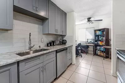 1595 Woodbridge Lakes Circle, West Palm Beach, FL 33406 - Photo 20