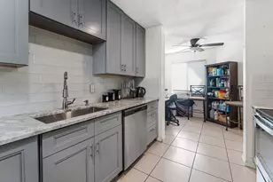 1595 Woodbridge Lakes Cir, West Palm Beach, FL 33406 - Photo 20