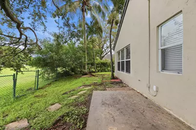 9823 N Grand Duke Circle, Tamarac, FL 33321 - Photo 34