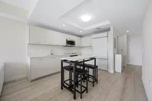 55 SW 9th St, Miami, FL 33130 - Photo 10