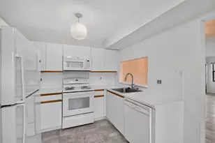 7665 Tahiti Ln, Lake Worth, FL 33467 - Photo 16