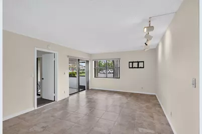7665 Tahiti Lane #104, Lake Worth, FL 33467 - Photo 10