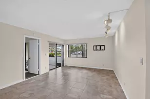 7665 Tahiti Ln, Lake Worth, FL 33467 - Photo 10