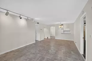 7665 Tahiti Ln, Lake Worth, FL 33467 - Photo 12