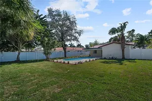 807 NW 7th St, Boca Raton, FL 33486 - Photo 24