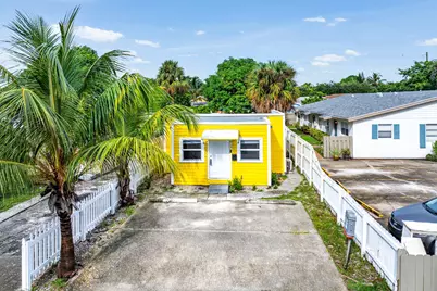 413 N E Street, Lake Worth Beach, FL 33460 - Photo 2