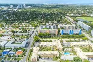 900 NE 12th Ave, Hallandale Beach, FL 33009 - Photo 2