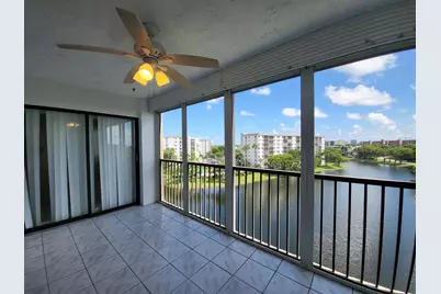 2232 N Cypress Bend Drive #707, Pompano Beach, FL 33069 - Photo 2