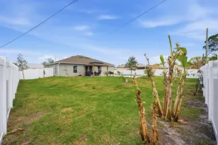 684 SE Crescent Ave, Port Saint Lucie, FL 34984 - Photo 38