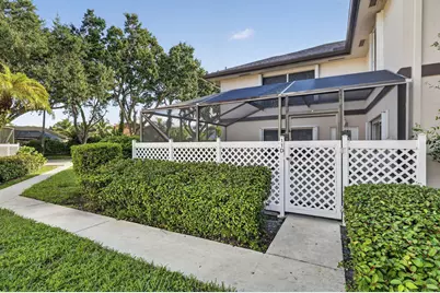 11 Amherst Court #D, Royal Palm Beach, FL 33411 - Photo 2