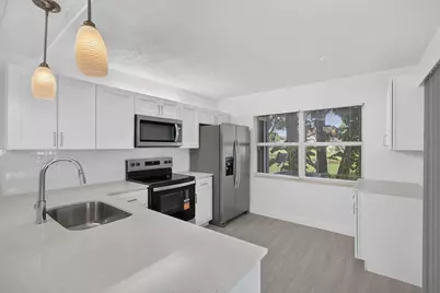 11 Amherst Court #D, Royal Palm Beach, FL 33411 - Photo 10