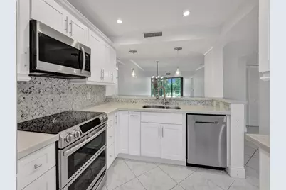 6169 Balboa Circle #306, Boca Raton, FL 33433 - Photo 4