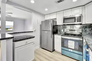 450 Saxony J, Delray Beach, FL 33446 - Photo 12