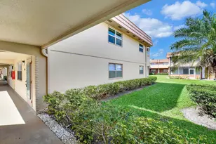 450 Saxony J, Delray Beach, FL 33446 - Photo 2